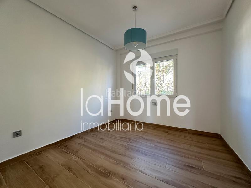 Foto 5bbe9364-1b7a-471b-89f8-8711f65292e8. Alquiler chalet  independiente totalmente reformado en Paterna