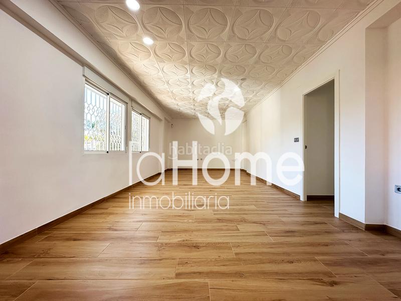 Foto 7f84b778-16a3-4cdb-adcf-d1b9c8622b8e. Alquiler chalet  independiente totalmente reformado en Paterna