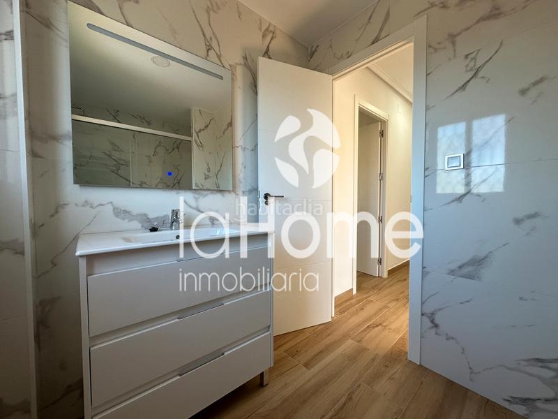 Foto 2e2c924f-4869-4804-90f1-c6b2744afc11. Lloguer xalet amb aparcament piscina a La Cañada Paterna