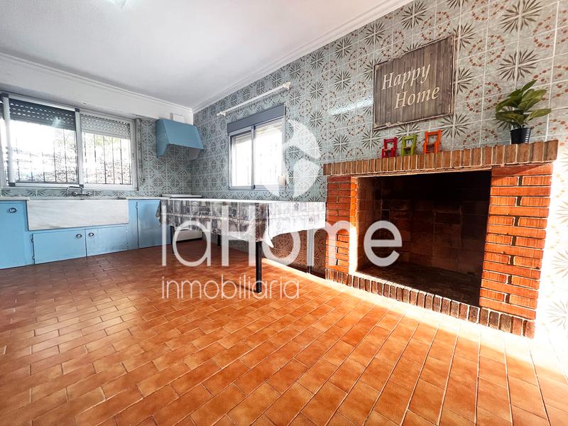 Foto cff5b193-943a-474f-bd7f-9519a271f24d. Chalet in carrer 406 25 in La Cañada Paterna
