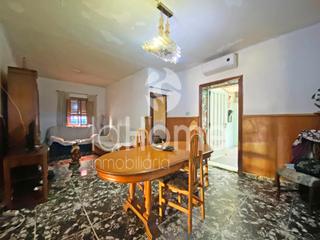 Casa a El Alborgí. Casa de pueblo en excelente ubicación para reformar con potencia