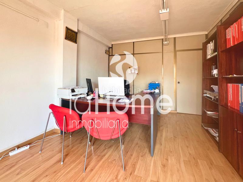 Foto c727e518-4c97-4467-ba2b-b1959d208083. Capannone industriale in Polígono del Aeropuerto Manises