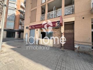 Local Comercial a Alfafar. Local esquinero con gran visibilidad