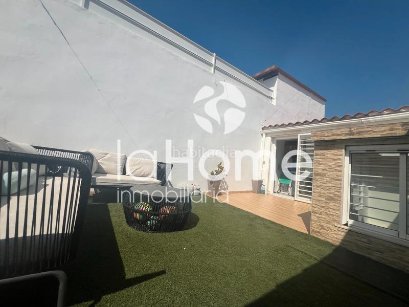Foto 0266e015-8d6f-44fa-bcd7-142ded382d43. Casa adosada una casa con todos los servicios a mano en Aldaia