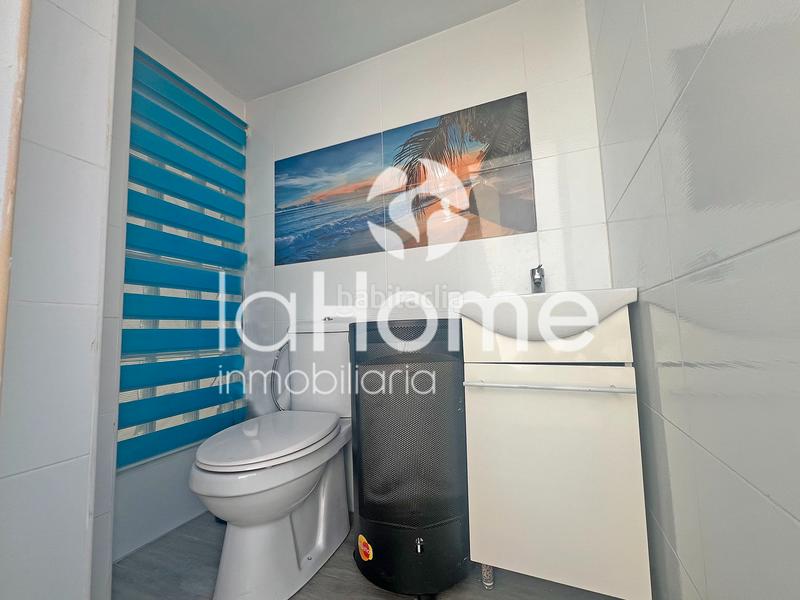 Foto bbae0180-f460-45c8-9833-28a8f7b5e980. Casa adosada una casa con todos los servicios a mano en Aldaia