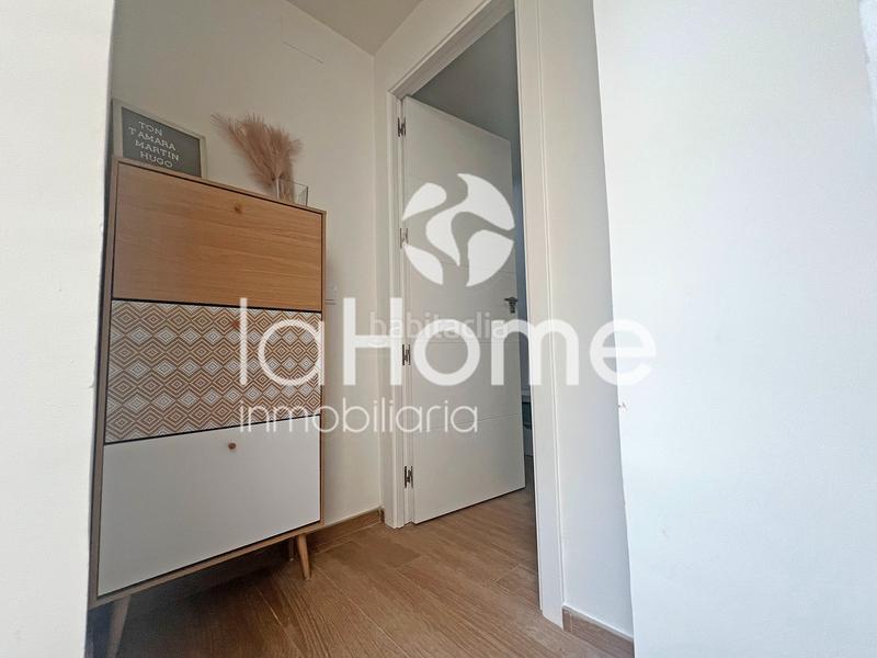 Foto dc9e84e3-59c7-4faf-8fbb-97846c213375. Casa adosada una casa con todos los servicios a mano en Aldaia