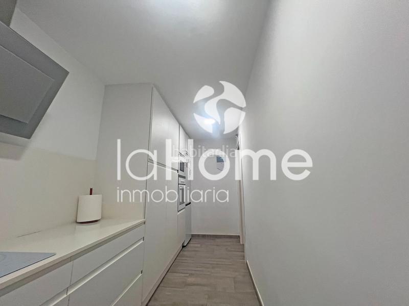 Foto f461cb8f-db6a-4d4a-9c19-cdc0c4a227ae. Casa adosada una casa con todos los servicios a mano en Aldaia