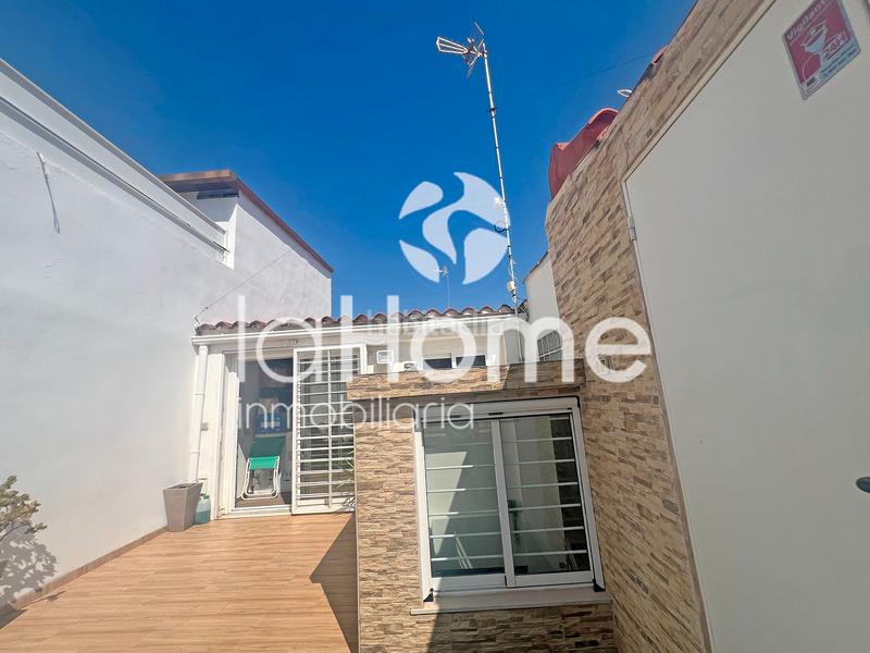 Foto f64ffb1c-a311-4152-9886-ea5035050e0a. Casa adosada una casa con todos los servicios a mano en Aldaia