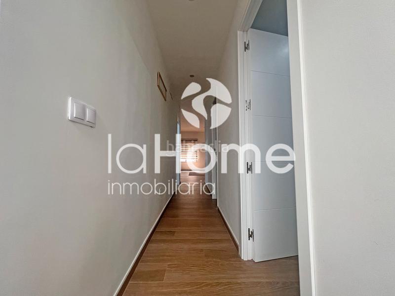 Foto ff40c0b6-b5ee-492d-894f-909cc65ab7f5. Casa adosada una casa con todos los servicios a mano en Aldaia