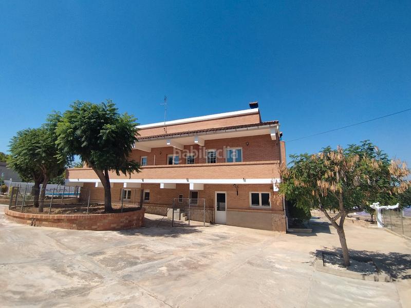 Foto 06d5d08b-fb89-42fd-aacd-9c15e4cea3f9. Xalet amb xemeneia calefacció aparcament piscina a Bétera