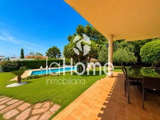 Chalet en La Cañada. Chalet independiente ideal para familias grandes