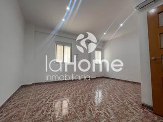 Pis en Pas Valenci. Bajo con todos los servicios que necesitas a un paso de casa