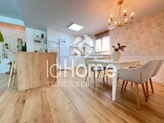 Xalet a Montepilar. Exclusivo chalet esquinero reformado en 2024 – una joya en una d