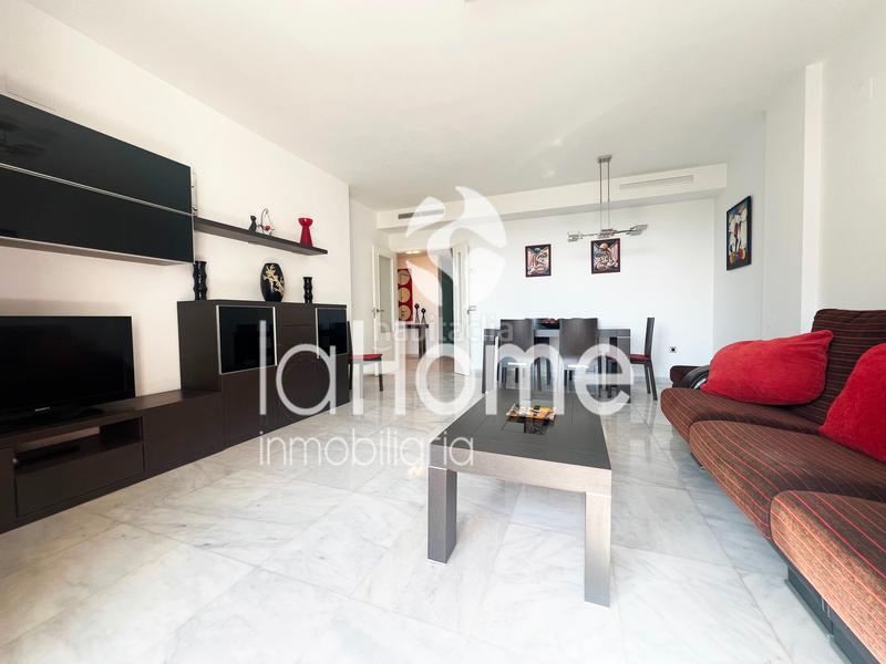 Foto 1ac884a9-31c1-4d81-a4e0-4d28edc37f80. Piso apartamento con vistas al mar y a la albufera, tu refugio frente al mediterráneo en Valencia