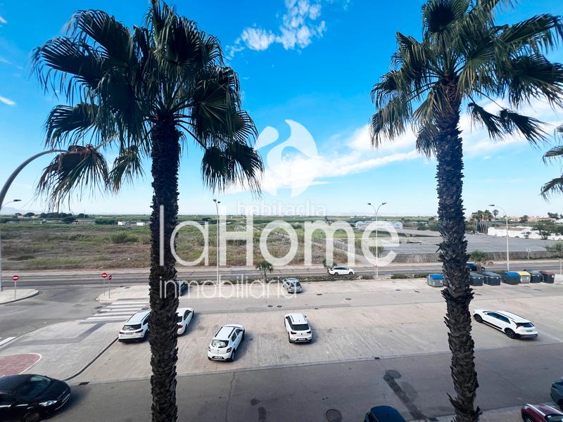 Foto 3cc896b5-464a-4d6b-b87a-d698f7abbb73. Piso apartamento con vistas al mar y a la albufera, tu refugio frente al mediterráneo en Valencia