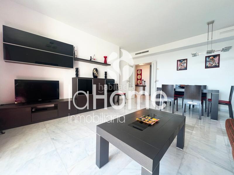 Foto d2ac8dc8-855e-4023-b10a-97aabbe16695. Piso apartamento con vistas al mar y a la albufera, tu refugio frente al mediterráneo en Valencia