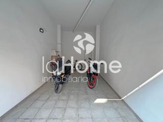 Local Comercial a Zona Concordia. Planta baja versátil con persiana motorizada