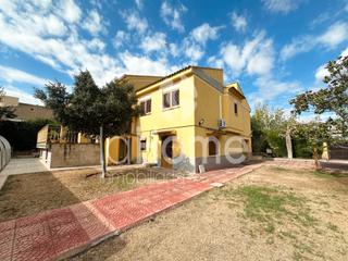 Xalet a La Cañada. Chalet independiente con grandes espacios