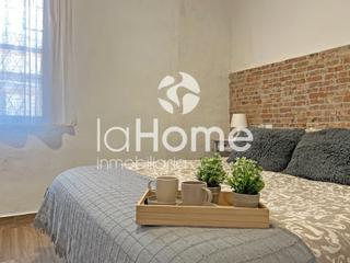 Casa adossada a Centro Ciudad. Magnífica casa de pueblo reformada en el corazón de paterna