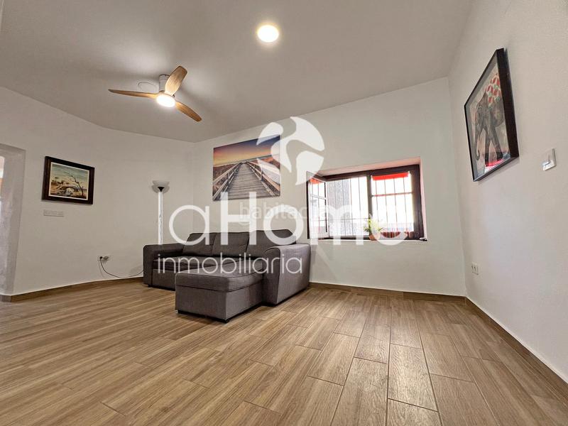 Foto 6a6b80e6-10d6-4042-a908-3fd6376de200. Casa adossada amb aparcament a Centro Ciudad Paterna