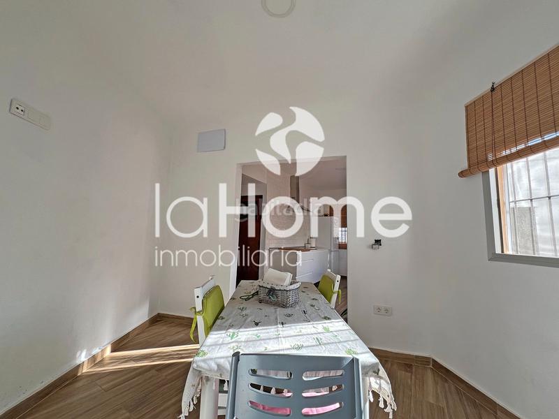 Foto 7f0383a8-37fa-4e9e-b0af-07c1cc43b9f4. Casa adossada amb aparcament a Centro Ciudad Paterna