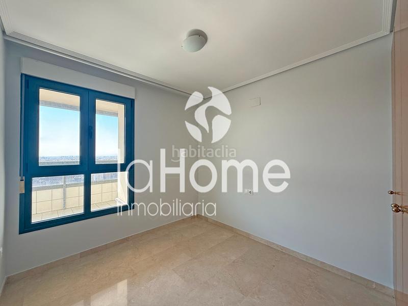 Foto 0ae4c882-322a-4a9e-9956-a83d4f8e867a. Alquiler piso todo el espacio que necesitas, con vistas de ensueño sobre en Valencia