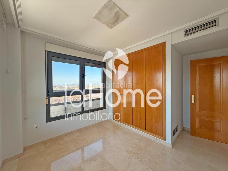 Foto e343ff30-61ba-424d-9cba-d05791ad288b. Alquiler piso todo el espacio que necesitas, con vistas de ensueño sobre en Valencia