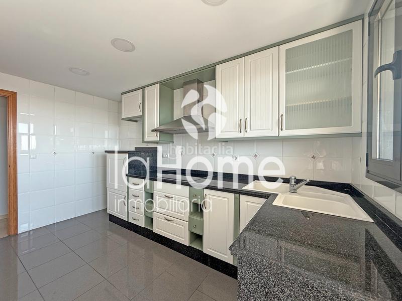 Foto 350058de-c6f5-4886-a60b-e5e6dbfdc5ce. Rent flat with heating parking pool in Sant Pau Valencia