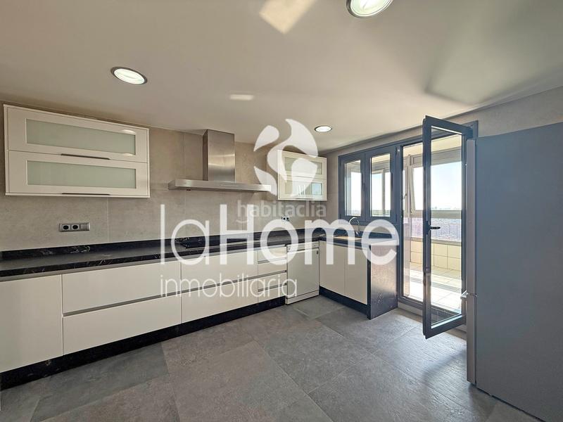 Foto 40f82898-0646-4150-a9f7-cabc9b671f82. Rent flat with heating parking pool in Sant Pau Valencia