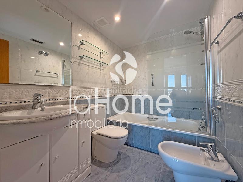 Foto 795bb9ae-ae08-4a1a-87c4-c026ff682805. Rent flat with heating parking pool in Sant Pau Valencia