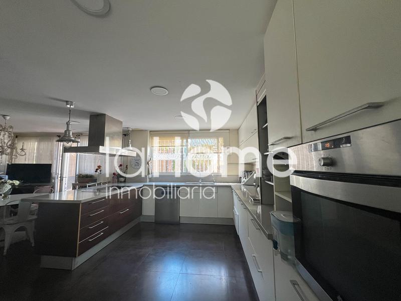 Foto cd789721-0a47-495c-aa8d-42460732ef39. Xalet amb calefacció aparcament piscina a La Cañada Paterna