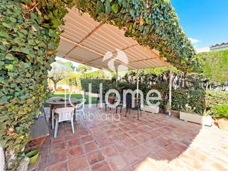 Chalet in La Cañada. Chalet independiente con espacios grandes y en una ubicación inm