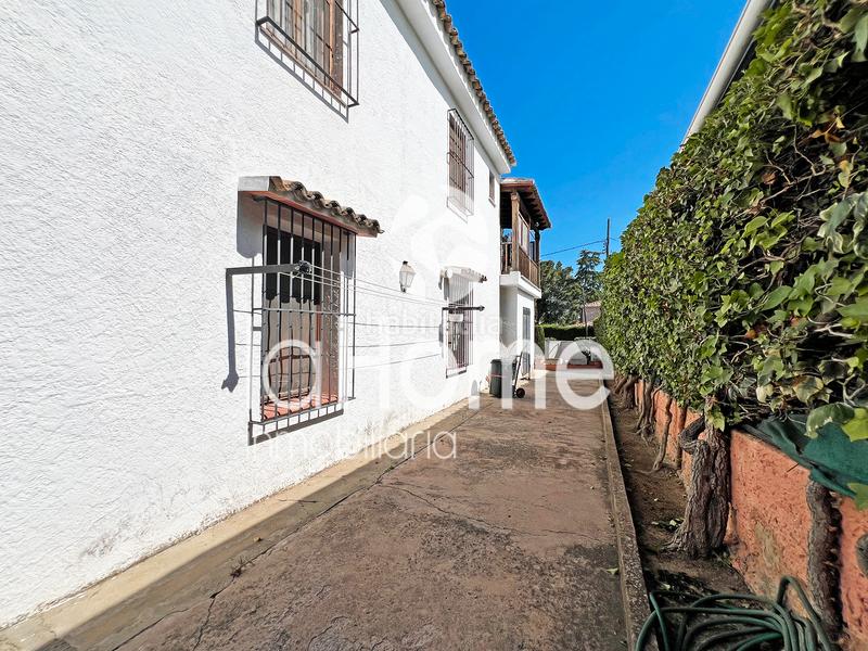 Foto 15c6665b-7cb6-4f08-a73d-8bf235aafa69. Chalet  independiente con espacios grandes y en una ubicación inmejorable en Paterna