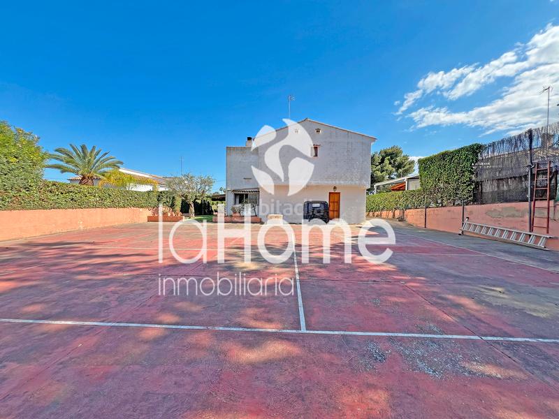 Foto 366eb16e-091a-4c1b-a9ec-2b2c4f373bc8. Chalet  independiente con espacios grandes y en una ubicación inmejorable en Paterna