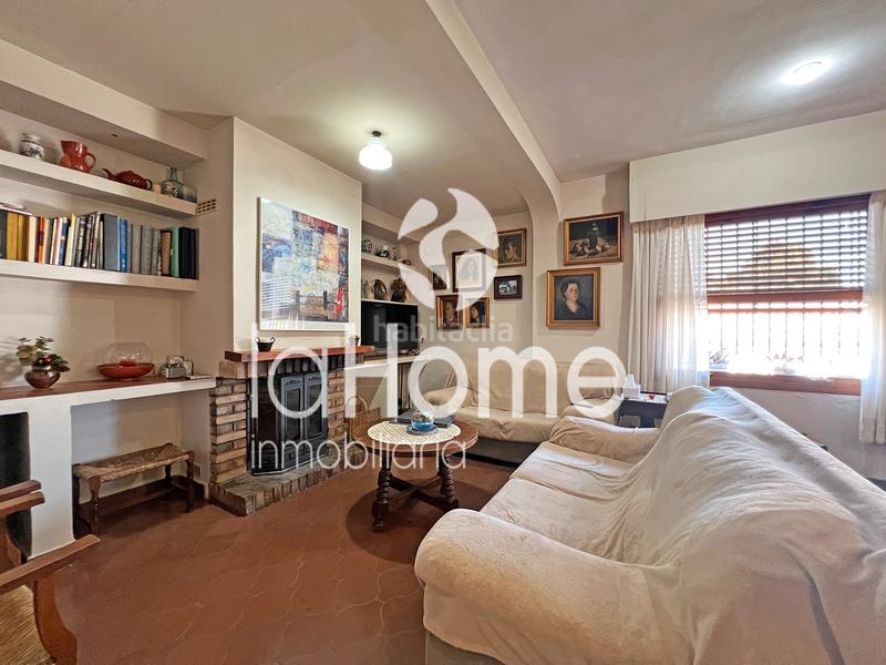 Foto 503e771c-75fd-45c3-90e3-f8b14c247760. Chalet  independiente con espacios grandes y en una ubicación inmejorable en Paterna