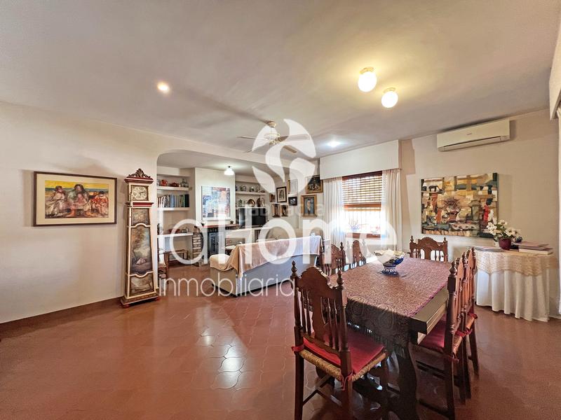 Foto 76f9f886-159d-41f4-ba52-341577a9d851. Chalet  independiente con espacios grandes y en una ubicación inmejorable en Paterna