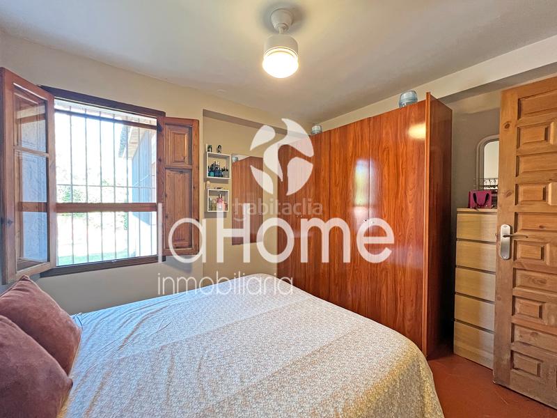 Foto 877ab76b-f410-47ab-b4ab-df5e0916d2d6. Chalet  independiente con espacios grandes y en una ubicación inmejorable en Paterna