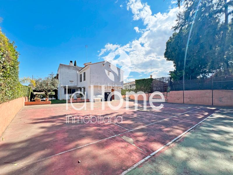 Foto 88eed44d-e978-4b67-88ee-2a95adf9801c. Chalet  independiente con espacios grandes y en una ubicación inmejorable en Paterna