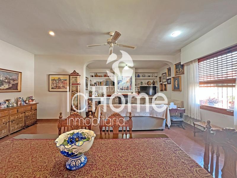 Foto cbb04cd5-4400-4b21-95ae-650972852a41. Chalet  independiente con espacios grandes y en una ubicación inmejorable en Paterna