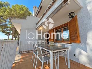 Casa bifamiliare in Riba - roja de Túria. Pareado con todas las comodidades y espacios que tu familia nece