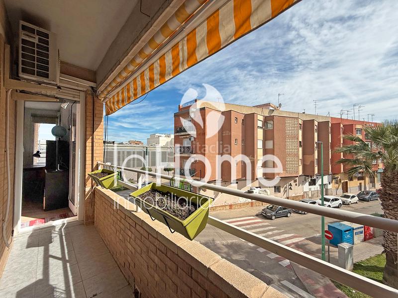 Foto e33e2d48-f820-40a2-9774-e136f9ab4385. Piso  amplio, luminoso y bien ubicado en Núcleo Urbano Pobla de Vallbona (la)