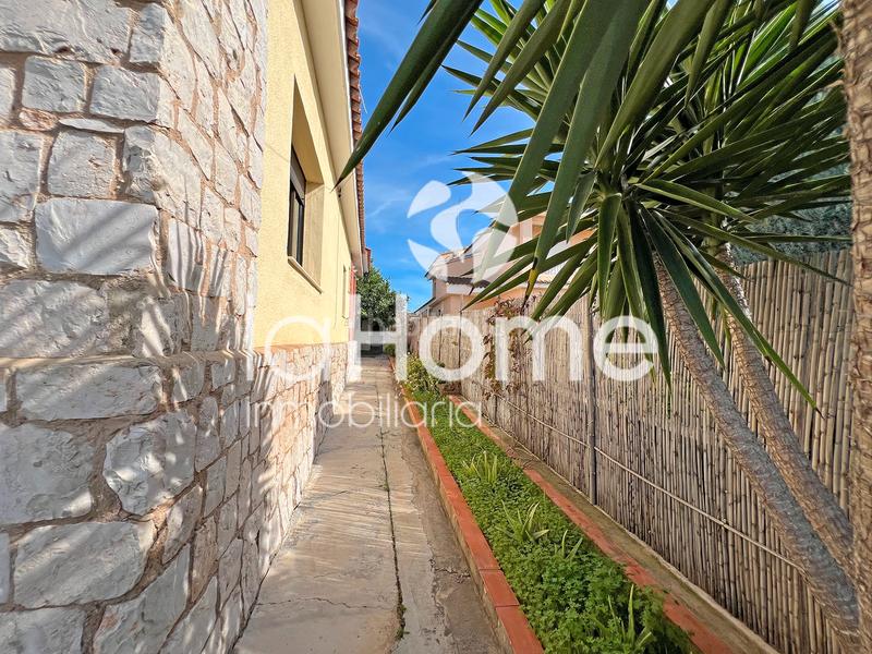 Foto 0f7d3904-3979-4812-ad31-88299393eadd. Chalet mit parking pool in Montesol Eliana (l´)