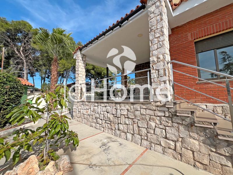 Foto 2ada63f5-1a65-489c-a8ca-9d5d8be87da0. Chalet mit parking pool in Montesol Eliana (l´)