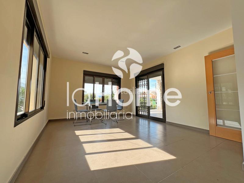 Foto b45c35fe-5812-48a5-ac4f-13f32b530c5f. Chalet mit parking pool in Montesol Eliana (l´)