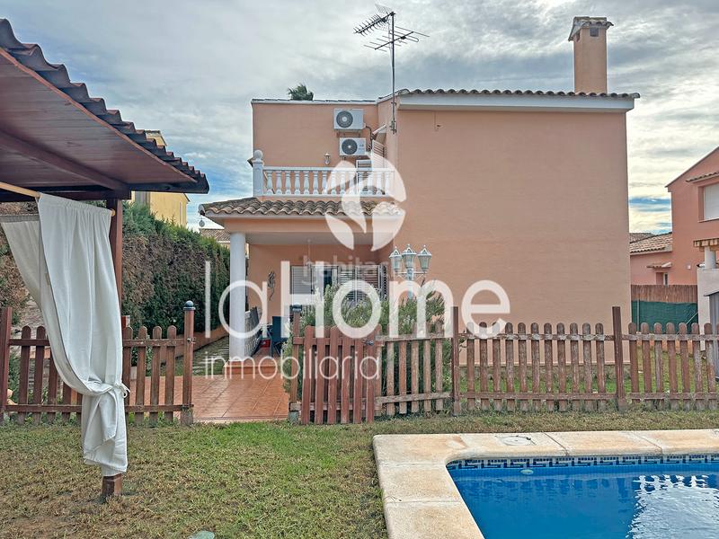 Foto e8ebbd71-986c-4f91-8373-8c4280f871ee. Chalet avec chauffage parking piscine dans La Conarda Pobla de Vallbona (la)