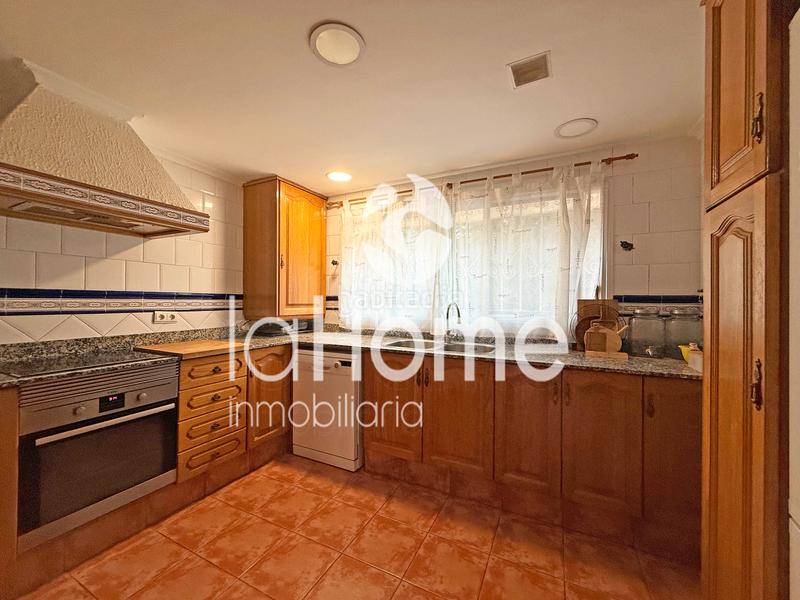 Foto a01ef9e2-c60d-41b6-b7eb-c1d8a76a28e5. Semi detached house with heating parking pool in Mas Camarena Bétera
