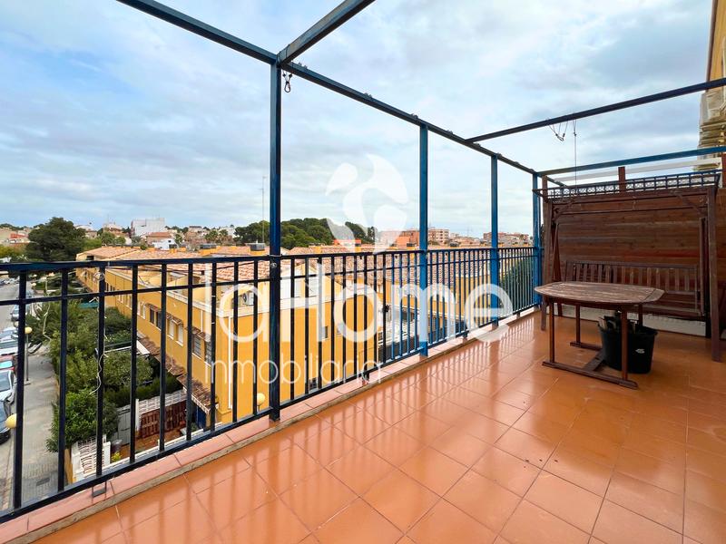 Foto a6125bb6-22c6-43be-99f2-43465b5d1cef. Triplex with fireplace heating parking pool in Centro Bétera