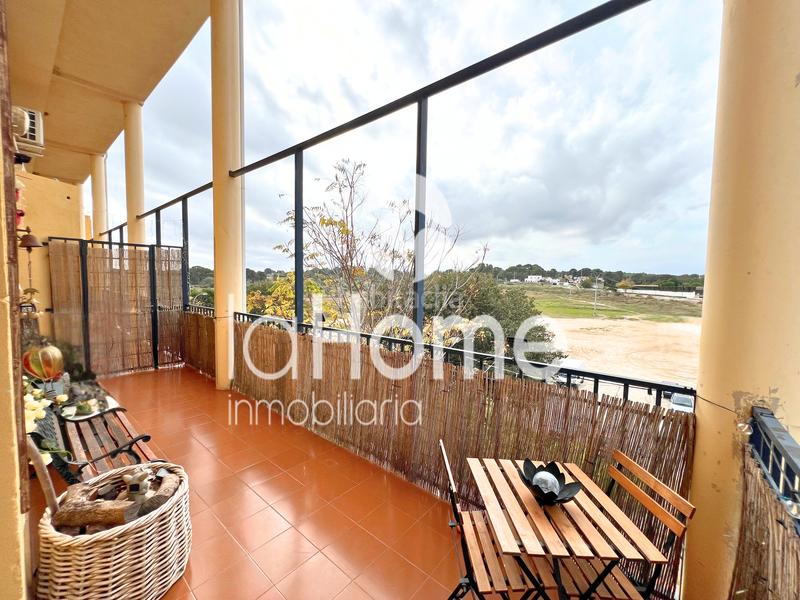Foto ab46e2cb-d4f6-466f-8508-e0dc3b176067. Triplex with fireplace heating parking pool in Centro Bétera