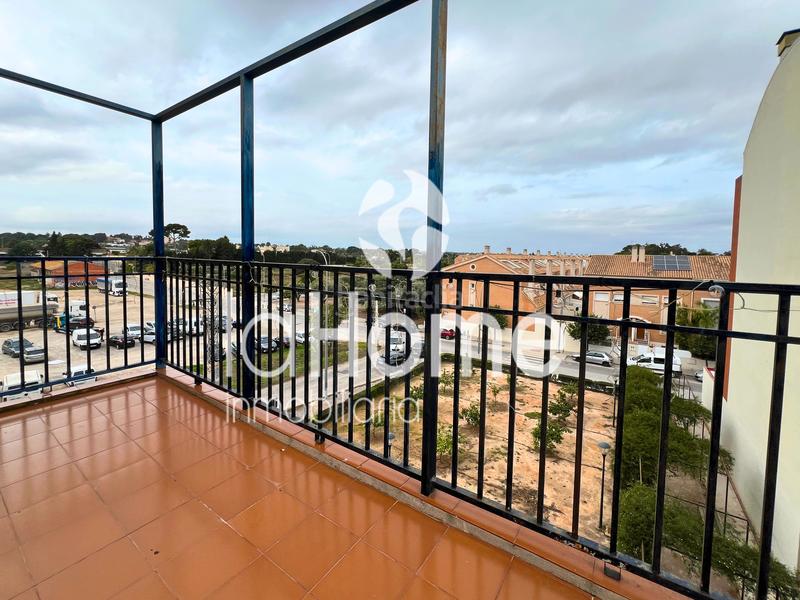 Foto b075ebce-1fcd-418b-a159-aa82fe863420. Triplex with fireplace heating parking pool in Centro Bétera