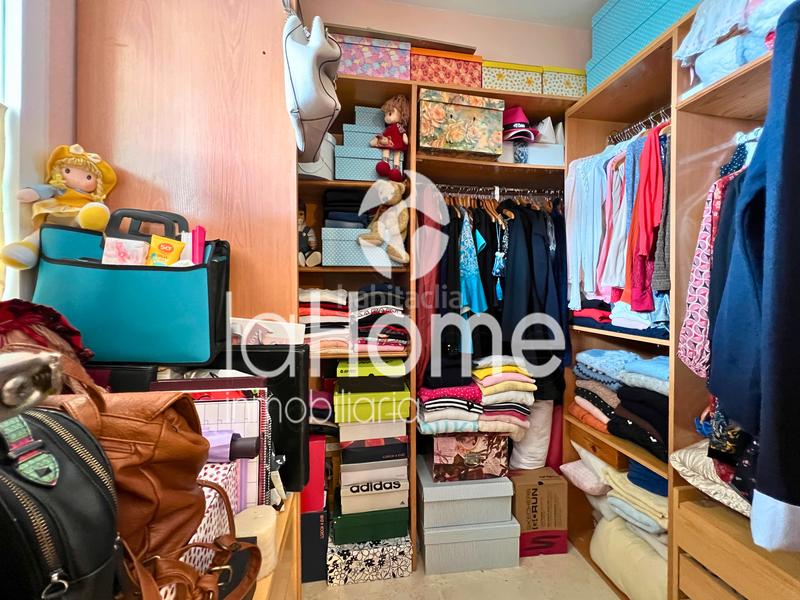 Foto b0a1503e-981d-47fa-ab76-d6cf454c0a2e. Triplex with fireplace heating parking pool in Centro Bétera